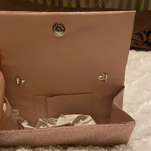 Elegant Rose Gold Clutch - Picture 3 of 4